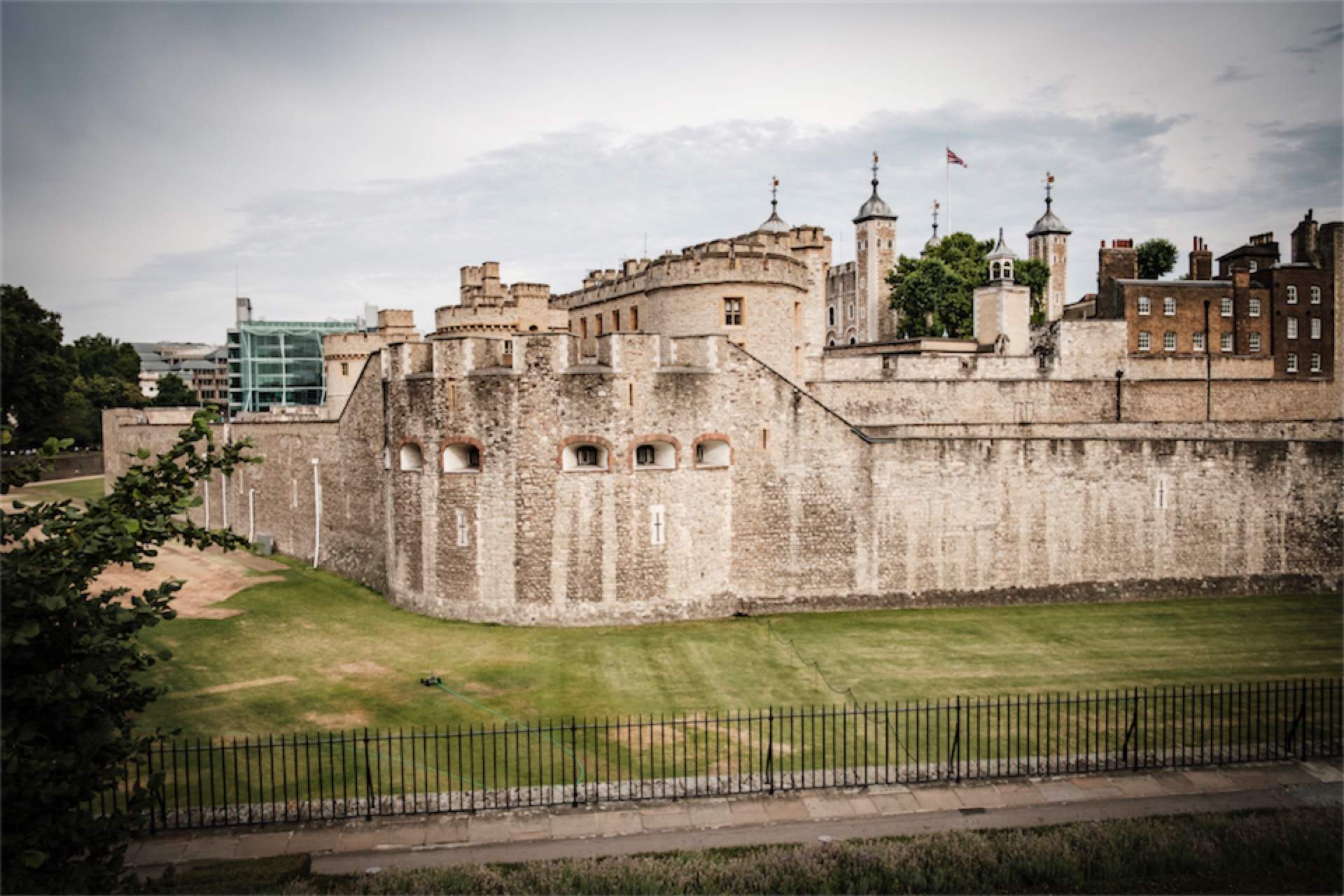 tower hill walking tour